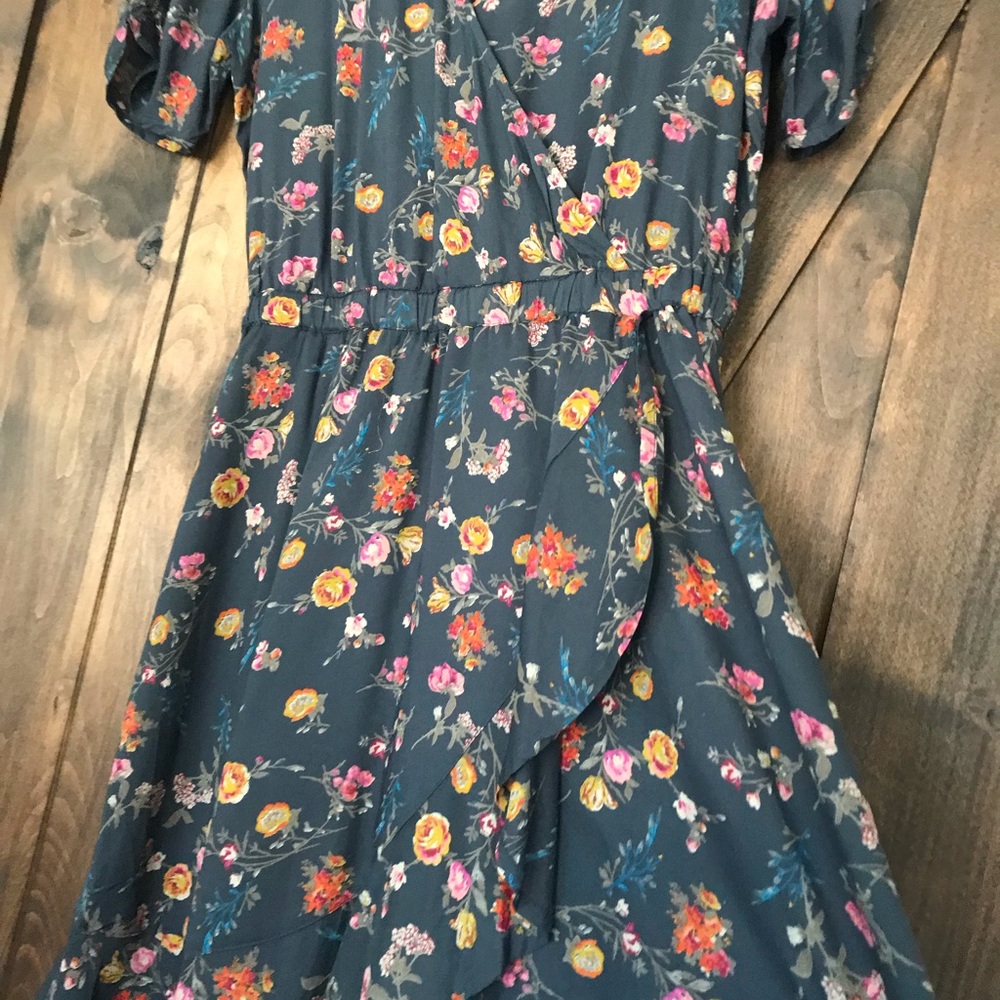 Lucky Brand Grey/Flower Dress w/ sleeves